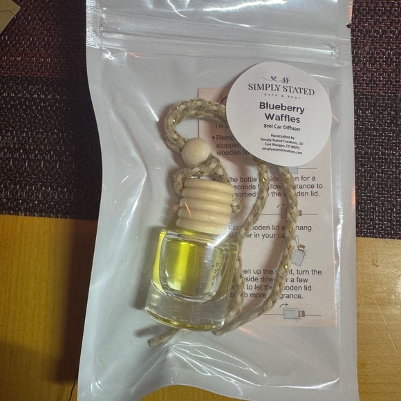 Garden theme bundle - soap, flower press, sanitizer, car diffuser, phone wallet - Picture 2 of 7